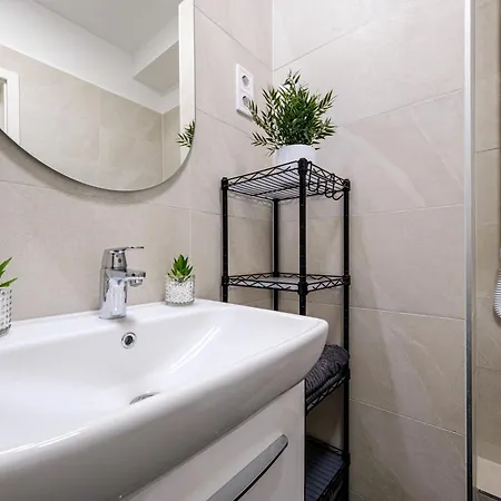 Design Near Park With Free Parking Apartment Budapest