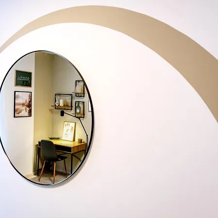 Design Near Park With Free Parking Apartment