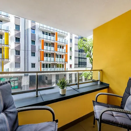 Apartment Design Near Park With Free Parking