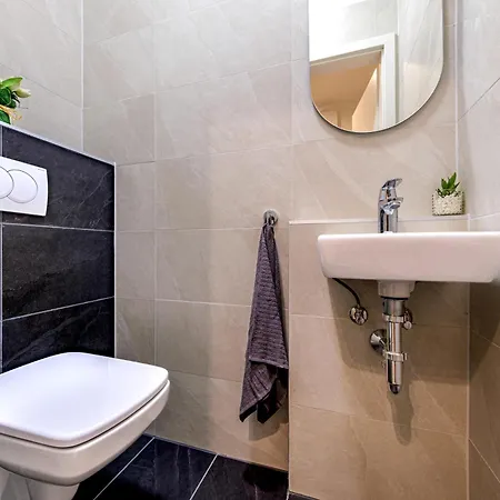 Apartment Design Near Park With Free Parking Budapest