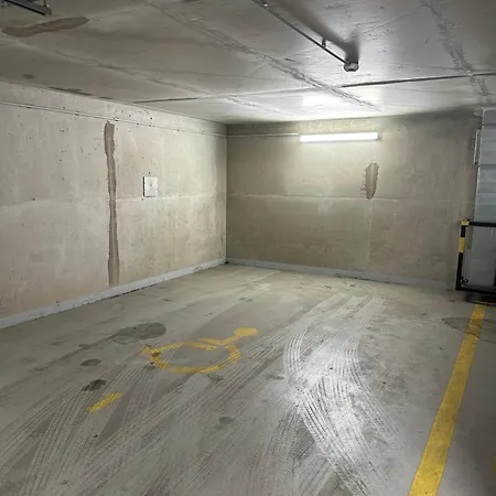 Apartment Design Near Park With Free Parking